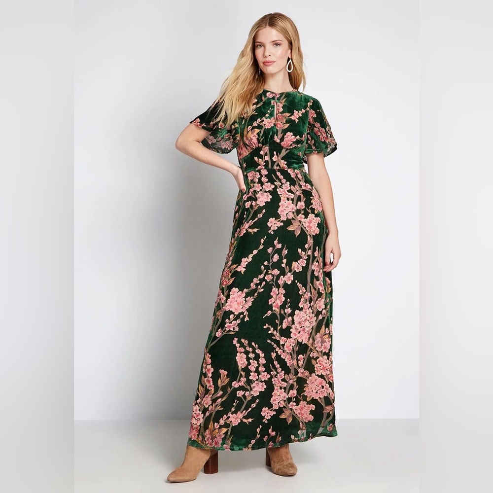 Modcloth "Soiree Saunter" Green Velvet Maxi